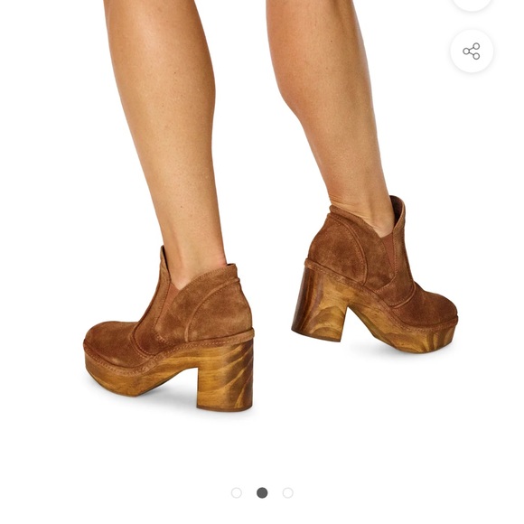 Matisse Jolie Suede Clog Booties - Picture 2 of 4